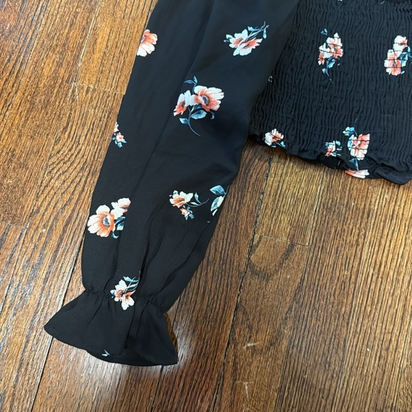 Forever 21 Cropped Floral Top - Picture 3 of 5